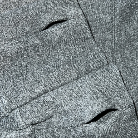 Fabletics Turtleneck Long Sleeve Thumb Hole Front Pocket
Pullover Q2 - Picture 7 of 7